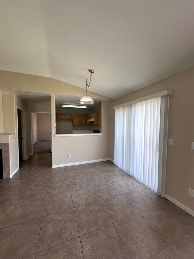 Building Photo - 4404 Pebble Creek Dr