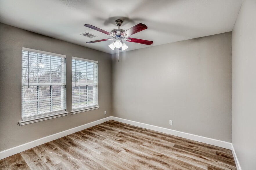 Building Photo - 6006 Lovage Ave