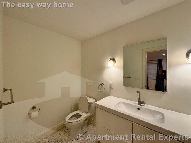 Building Photo - 50 Spring St