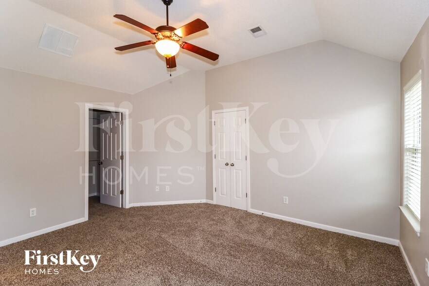 Building Photo - 7436 Appling Rain Dr