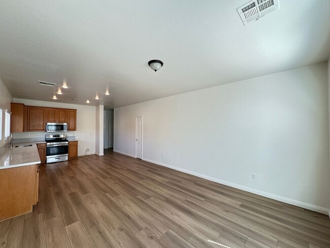 Building Photo - Bella Terra At Southern Highland