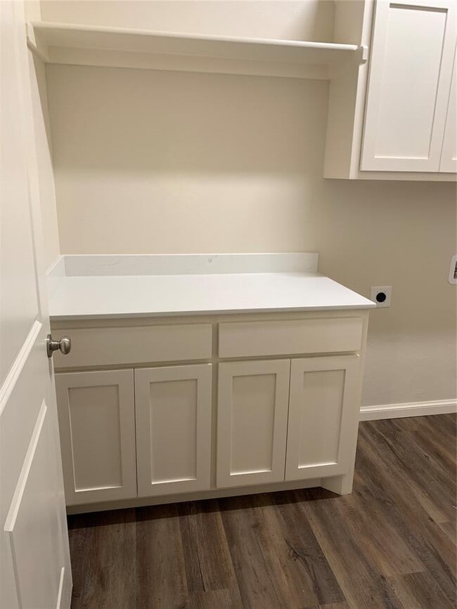 Building Photo - 3215 Enclave Pl