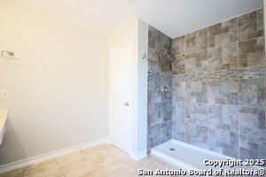 Building Photo - 9519 Braun Square