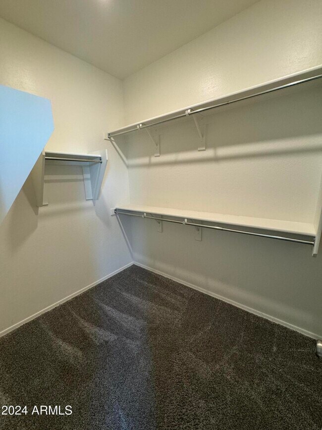 Building Photo - 3415 W Donner Dr