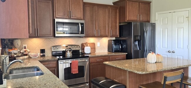 Building Photo - 1112 Sugar Brook Dr