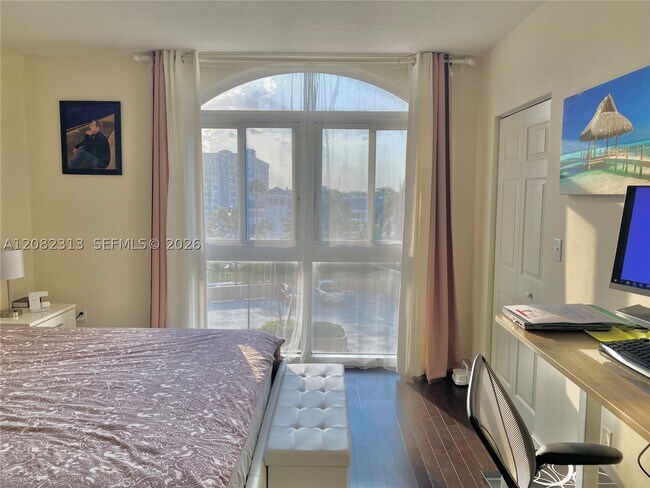 Building Photo - 2080 S Ocean Dr