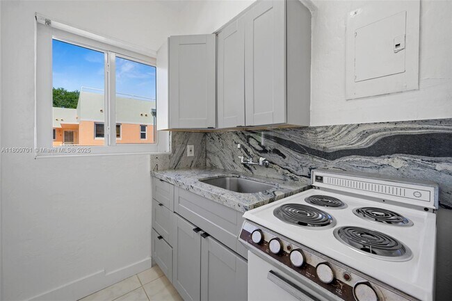 Building Photo - 550 NE 82nd Terrace