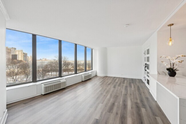 Building Photo - 505 N Lake Shore Dr