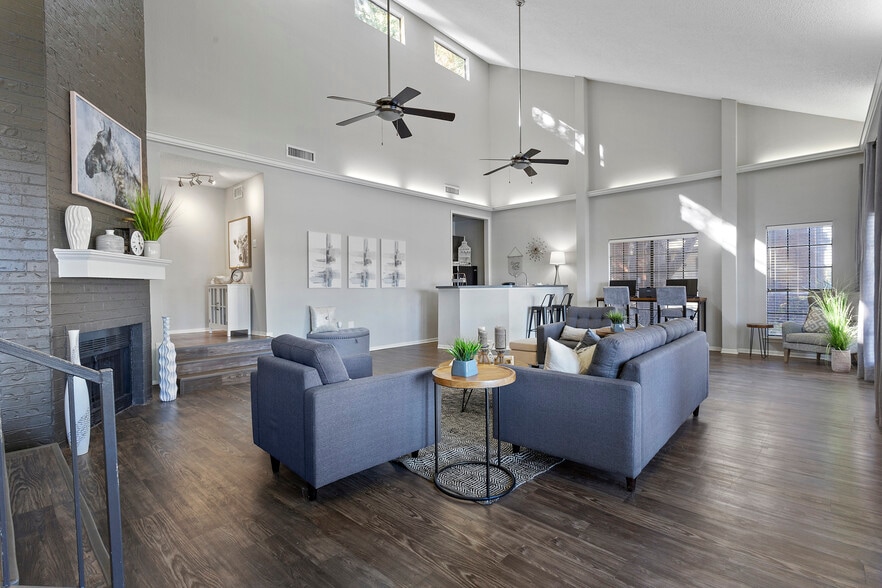 The Bromley 1525 2nd St Granbury TX 76048 Apartment Finder