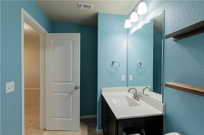 Building Photo - Spacious 4/BR, 2.5/BA Home in Cedar Park –...