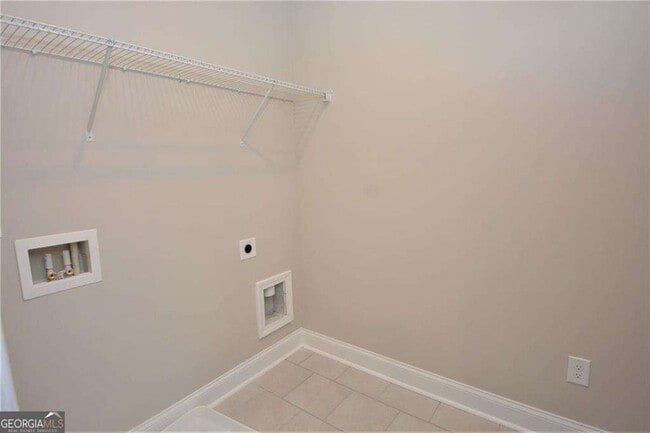 Building Photo - 2170 Manor Pointe Dr