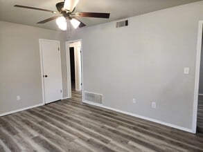 Building Photo - 1217 N Christine Dr