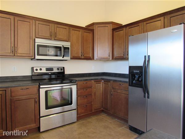 Building Photo - 18562 Laser Dr