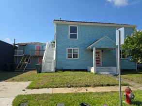 Building Photo - 4305 Ave S