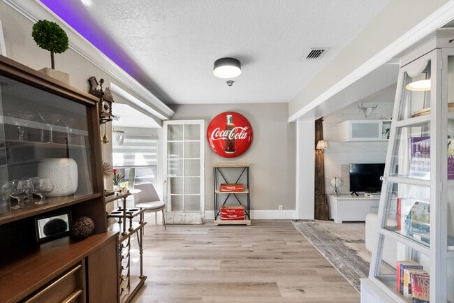 Building Photo - 1605 Treemont Ave