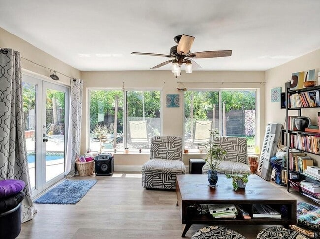 Building Photo - 2099 NE 4th Ct