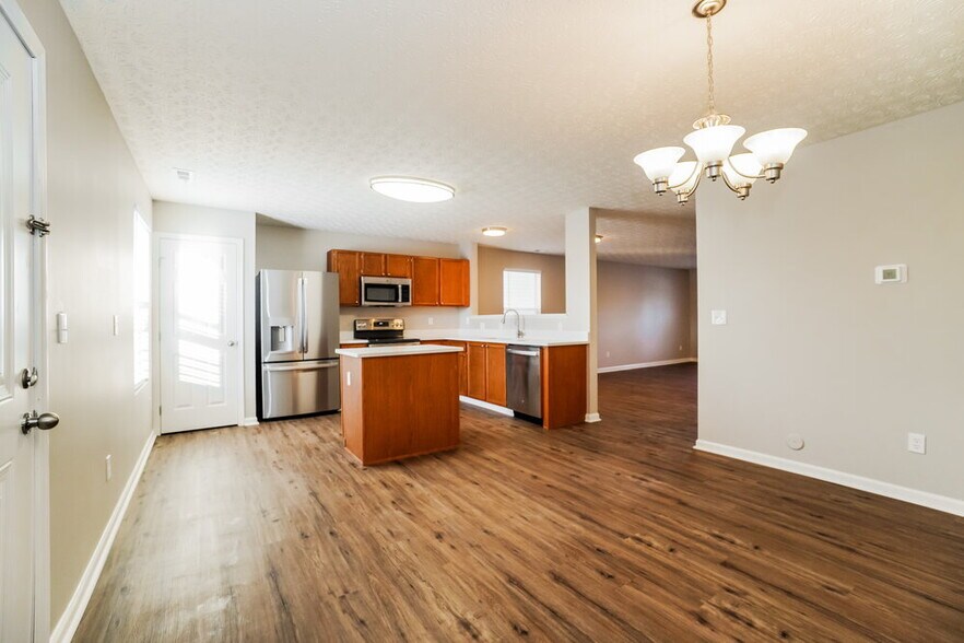 Building Photo - 8051 Beardsley Ave