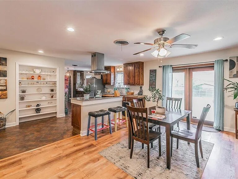 Building Photo - 7013 Meadowbrook Dr