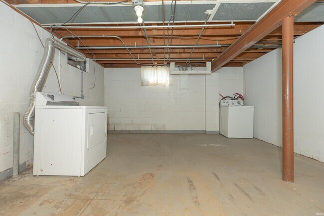 Building Photo - 740 Hoosier Ave