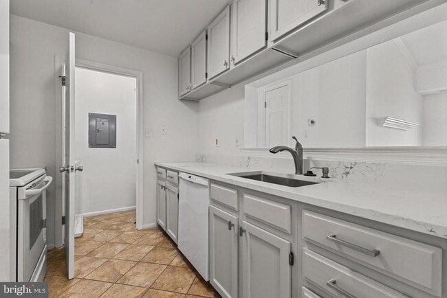 Building Photo - 5708 Olde Mill Ct