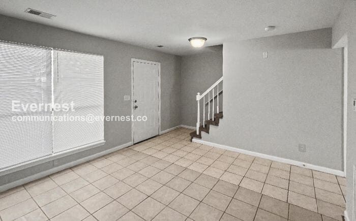 Building Photo - 2463 Hampstead Dr