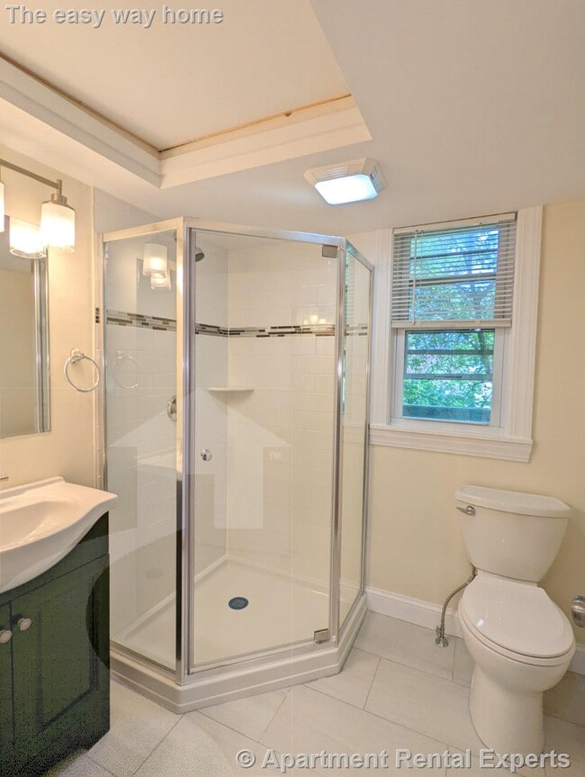 Building Photo - 8-10 Lowell Cir Unit #2