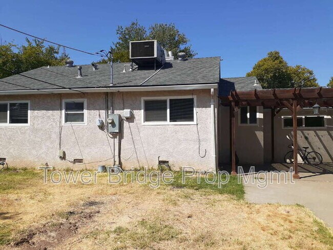 Building Photo - 2640 Watson St