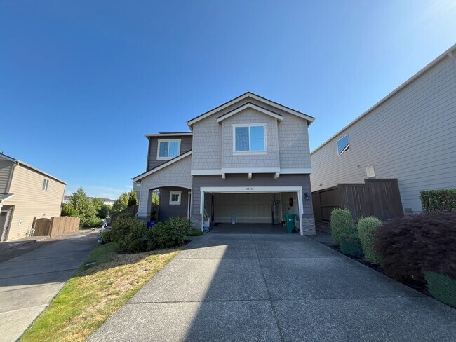 Building Photo - Spacious 4-Bedroom + Bonus Room with Moder...