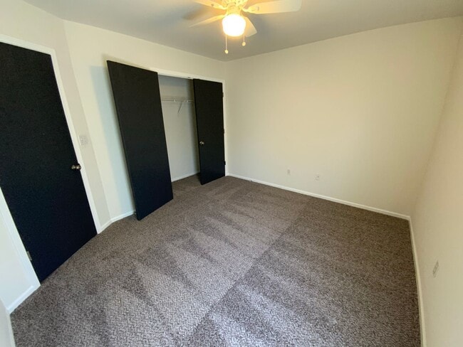 Building Photo - 4 Bedroom newly remodeled Duplex