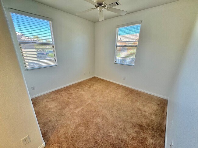 Building Photo - BEAUTIFUL 4 BEDROOM HOME IN GUARD GATED CO...
