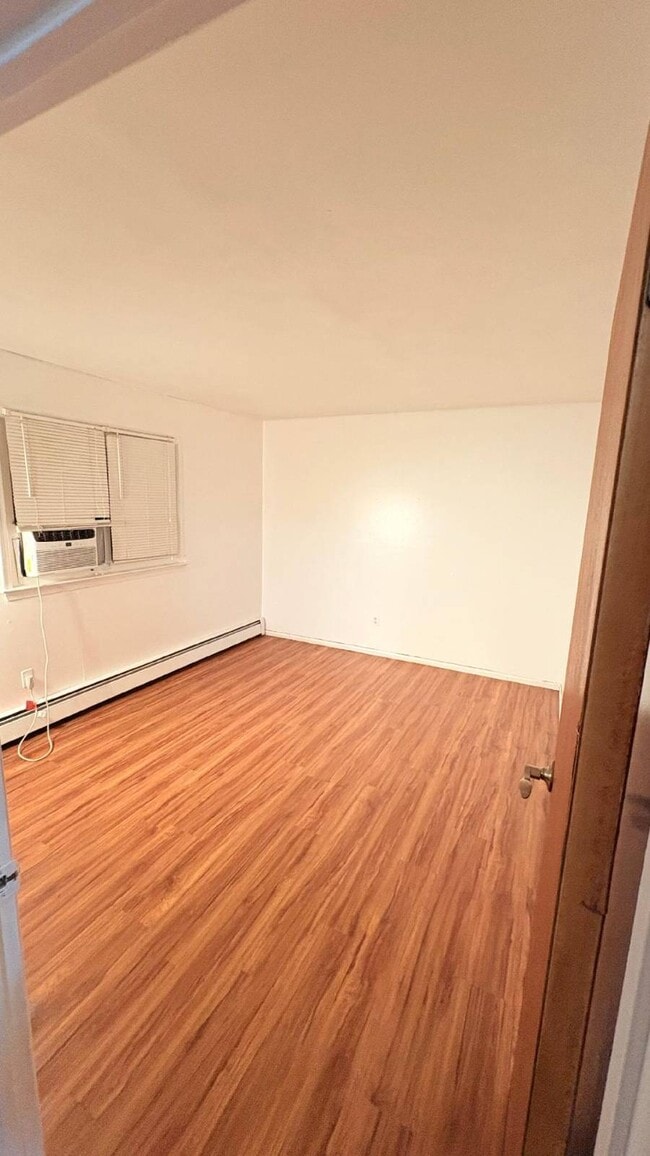 Building Photo - 105 Lucille Ave