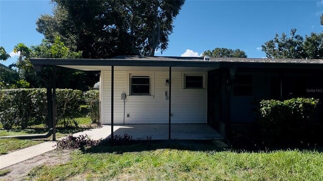 Building Photo - 8675 Lantana Dr