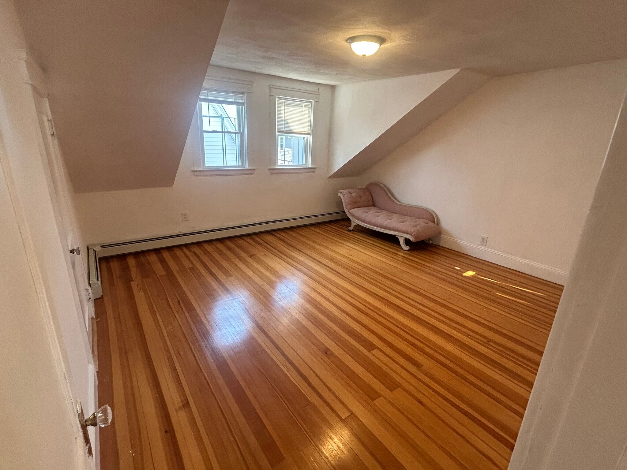 Building Photo - 710 River Ave