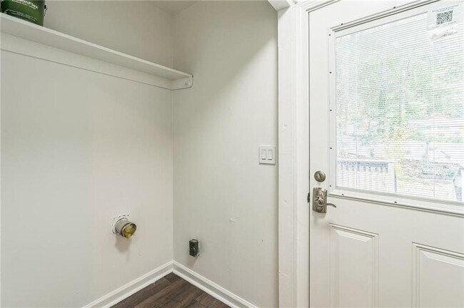 Building Photo - 2851 Forrest Hills Dr SW