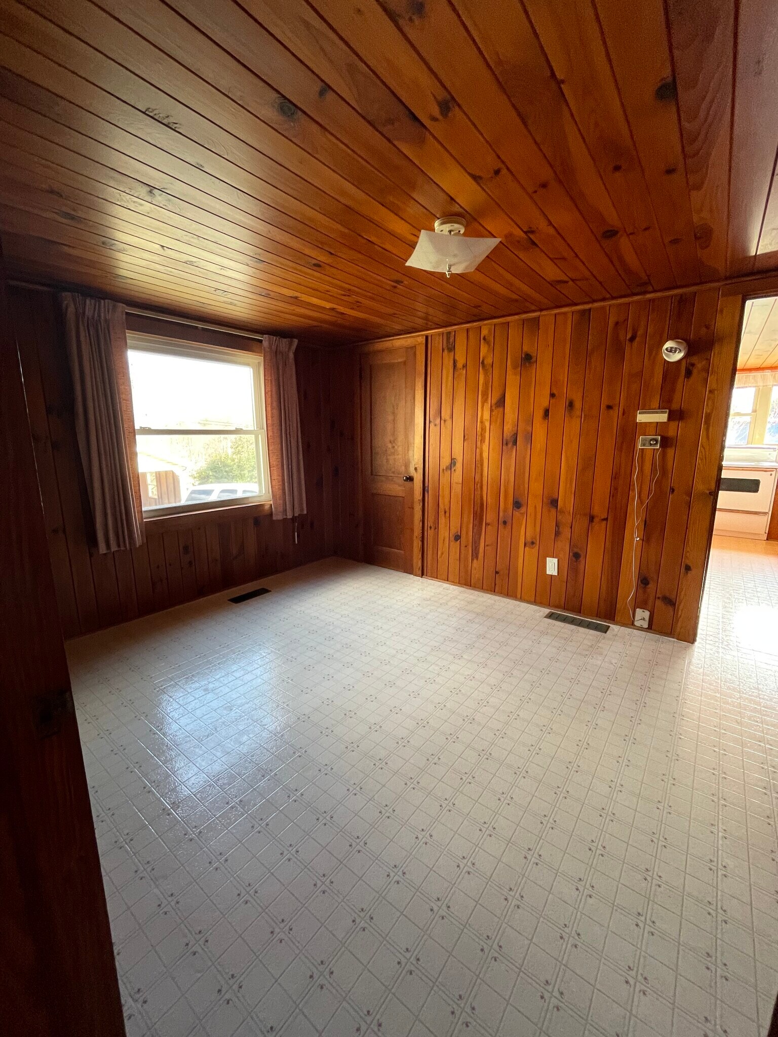 Building Photo - 679 Sand Hill Rd
