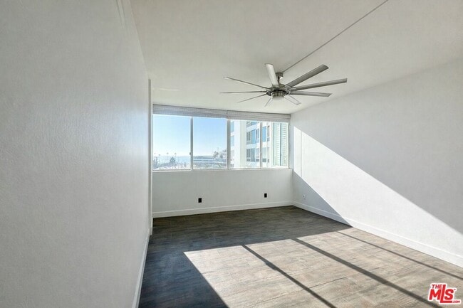 Building Photo - 17366 Sunset Blvd