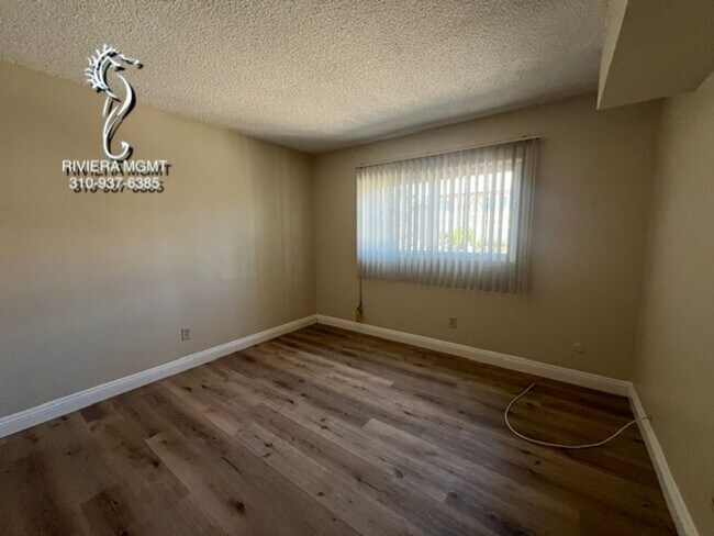 Building Photo - 514 S Grevillea Ave