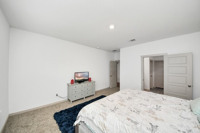 Building Photo - 311 John House Ln