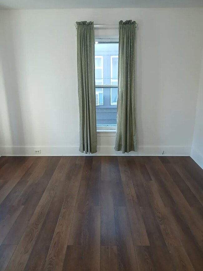 Building Photo - 129 Plainfield Ave