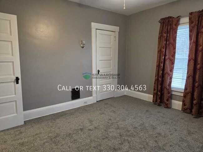 Building Photo - 213 Chestnut Ave NE