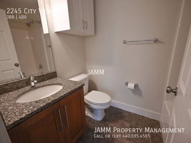 Building Photo - 2245 City View Dr