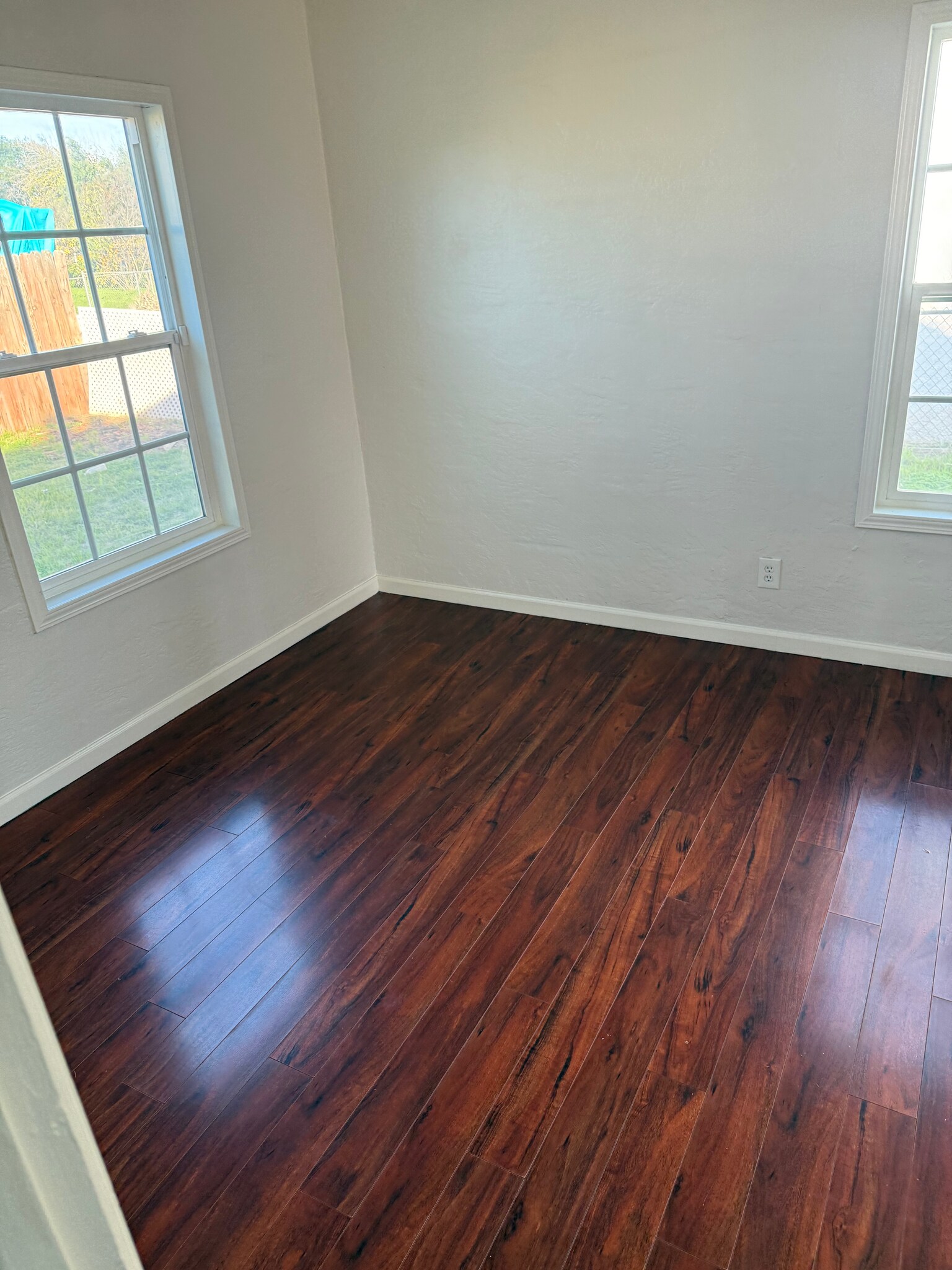 Building Photo - 411 Grand Ave