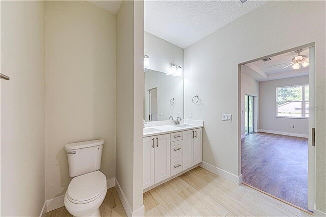 Building Photo - 247 N Pine Ave