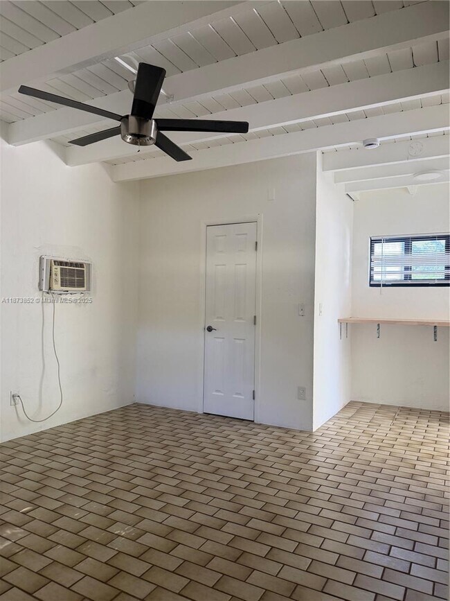 Building Photo - 1503 NE 128th St