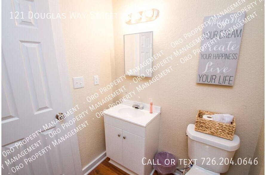 Building Photo - Sweet Relaxing Apartment Near Fabulous Downtown