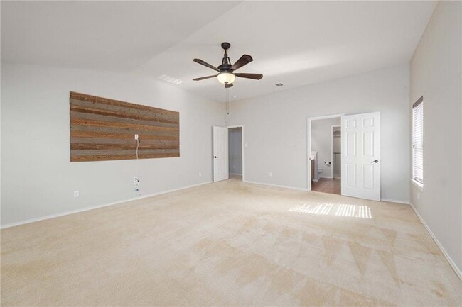 Building Photo - 1136 Beechwood Dr