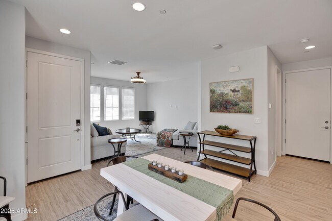 Building Photo - 4100 S Pinelake Way