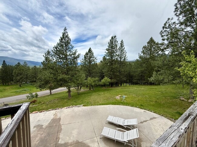 Building Photo - Spacious 4 Bed 3.5 Bath Home in Frenchtown!