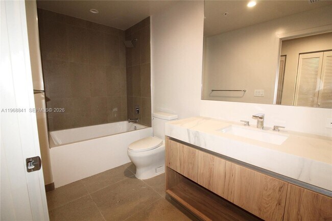 Building Photo - 11 NE 6th St