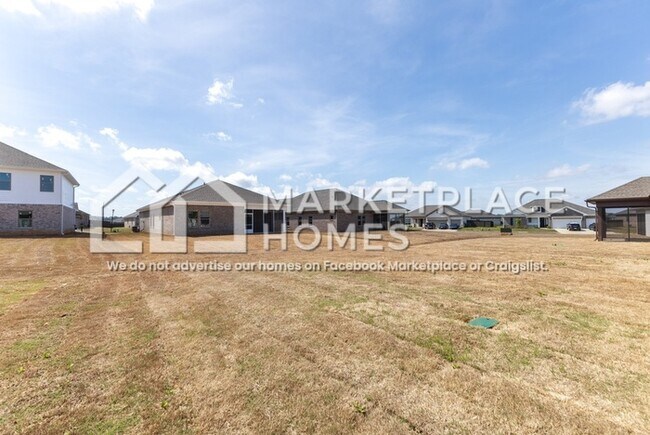 Building Photo - 206 Stockyard Cir